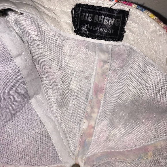 CUTE HAT! - Picture 5 of 6